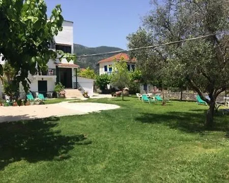 Studio Apostolis Hostel